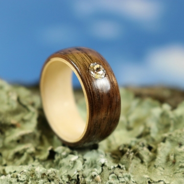 Amerikanische Nuss /Kanadischer Ahorn mit Swarovski Kristall Crystal