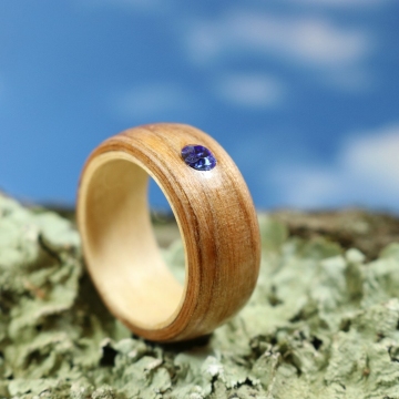 Amerikanische Kirsche / Kanadischer Ahorn mit Swarovski Kristall Sapphire