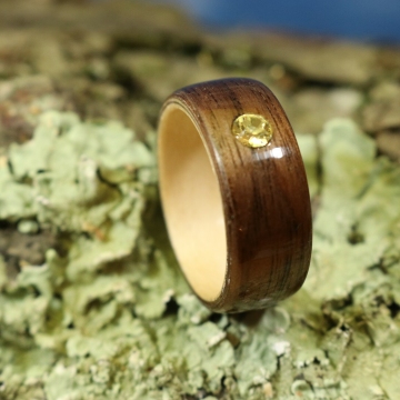 Amerikanische Nuss / Kanadischer Ahorn mit Swarovski Kristall Jonquil