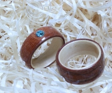 Indischer Apfel / Kanadischer Ahorn mit Swarovski Kristall Aquamarine