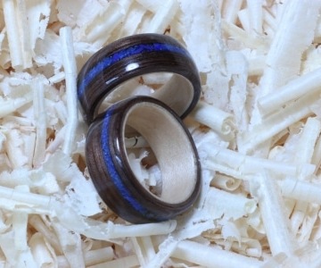 Amerikanische Nuss/Kanadischer Ahorn mit Lapislazuli