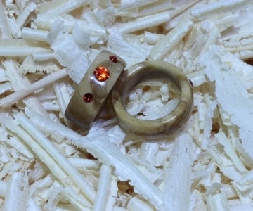 Olivenholz mit Swarovski Kristallen Hyacinth