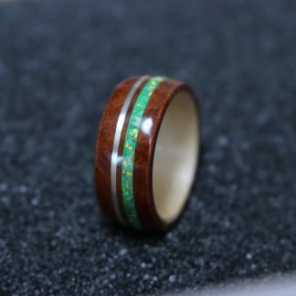 Holzringe mit "Crushed Opal"